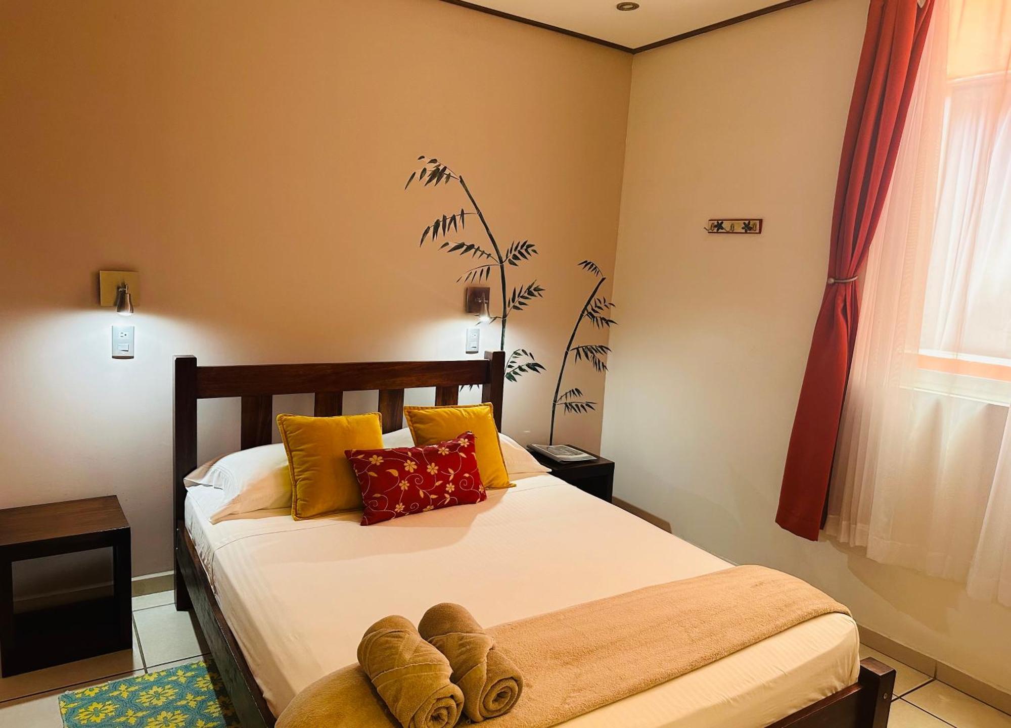 Casa De Lis Hotel & Tourist Info Centre Turrialba Zewnętrze zdjęcie